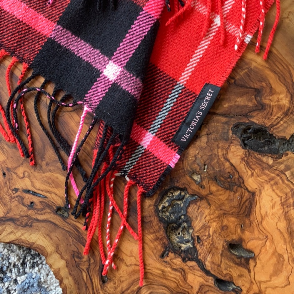 NWOT Victoria’s Secret Red, Pink plaid scarf - Picture 4 of 6